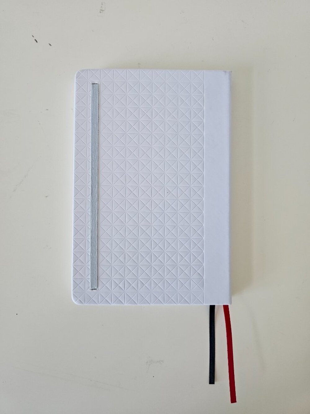 New LULULEMON White Membership Notepad Notebook Red & Black Ribbon Bookmarks - Picture 5 of 8